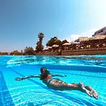אתר נופש Agionissi 4*