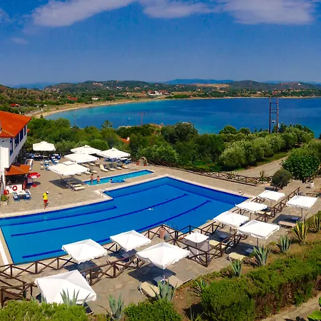 Agionissi 度假村 4*