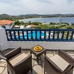 Resort Agionissi 4*